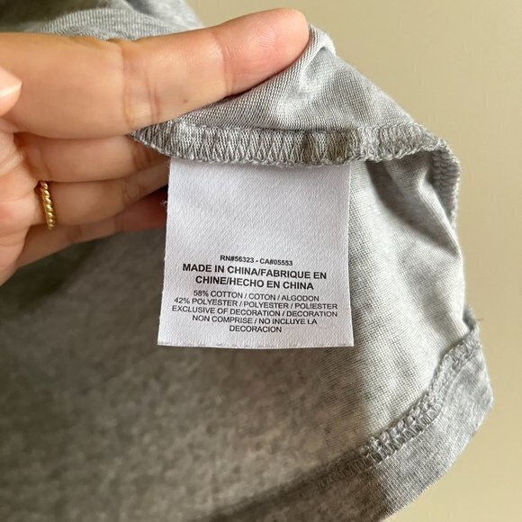 Nike Dri Fit V Neck Top Tee T Shirt Run Gray w/‎ blue black cheetah print Size M - Picture 3 of 5